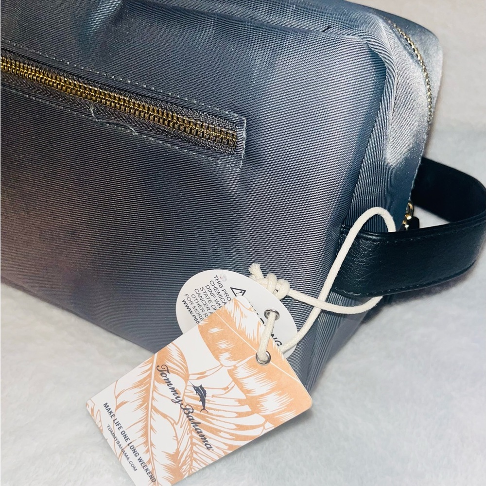 Tommy Bahama Travel Zipper Case NWT! - Picture 2 of 10